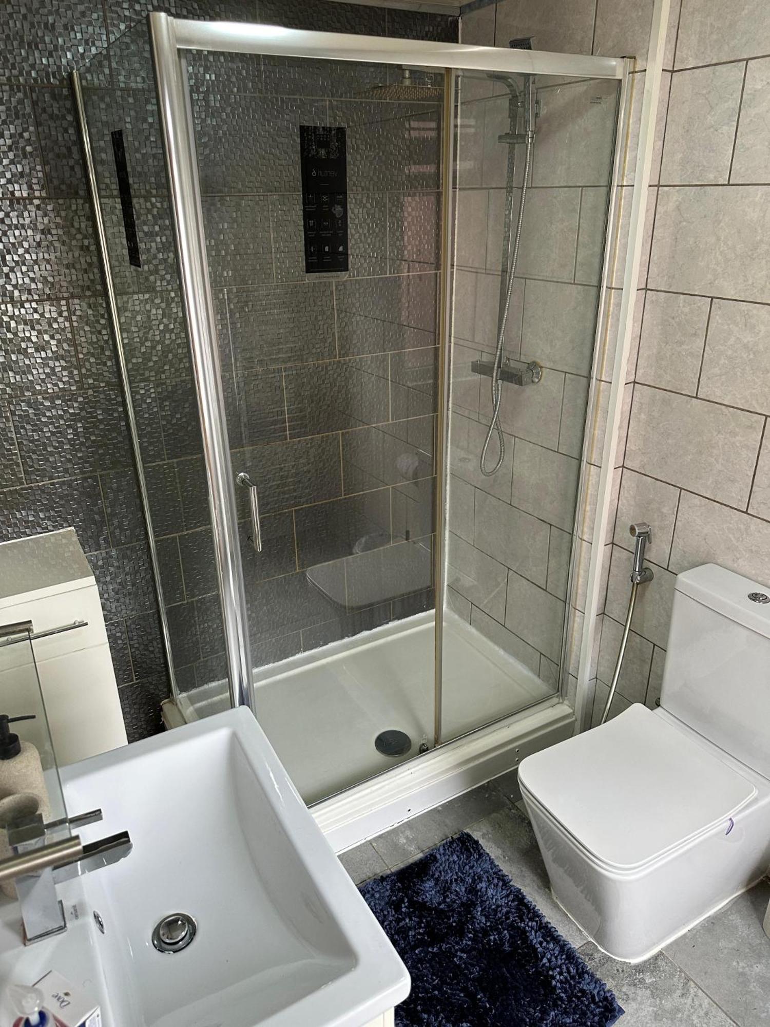 Budget With Private Bathroom * Manchester
