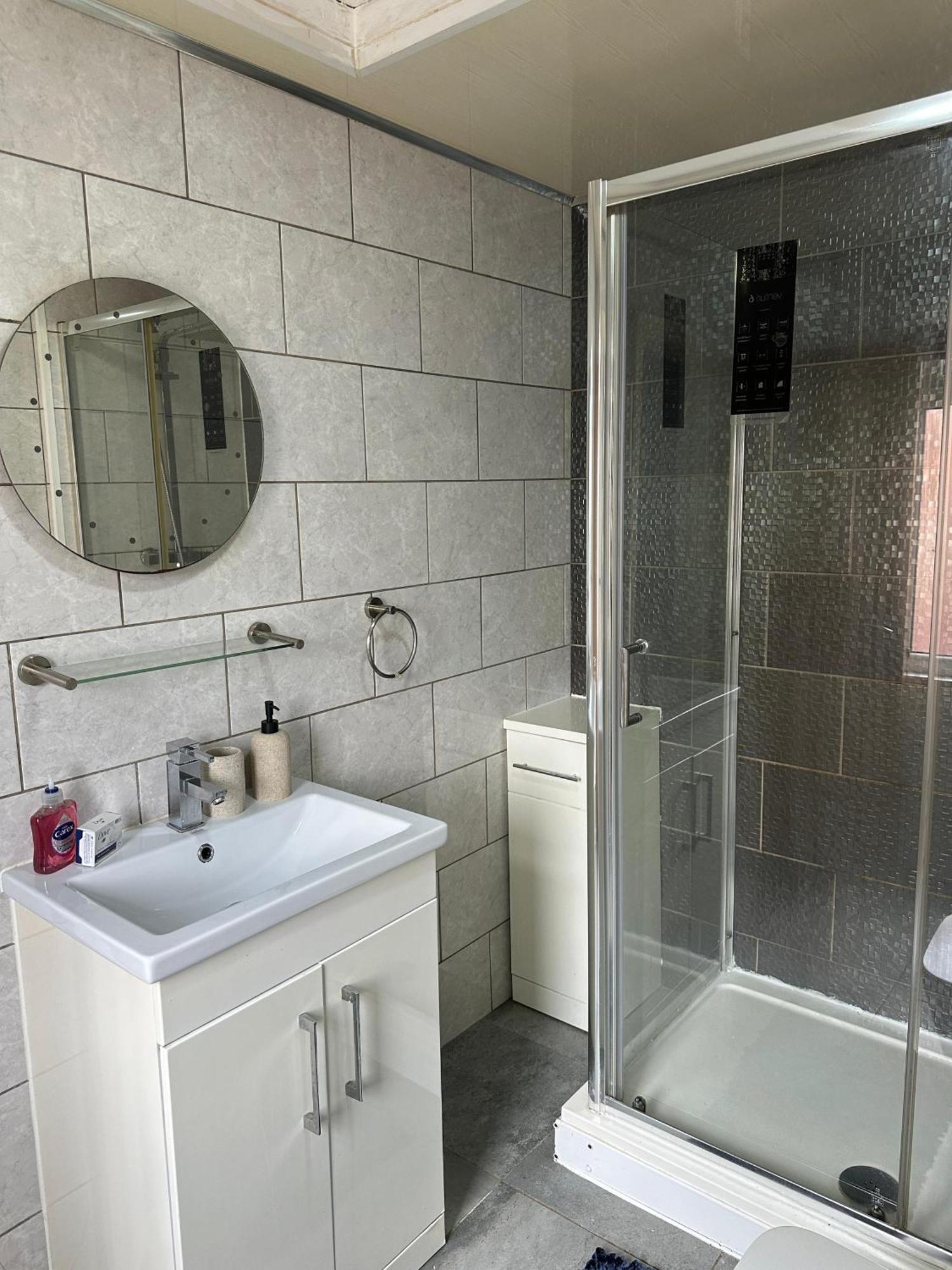 Budget With Private Bathroom Homestay