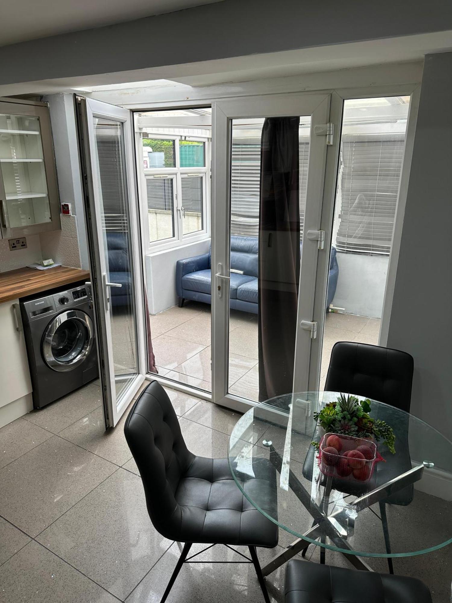 Budget With Private Bathroom Homestay *